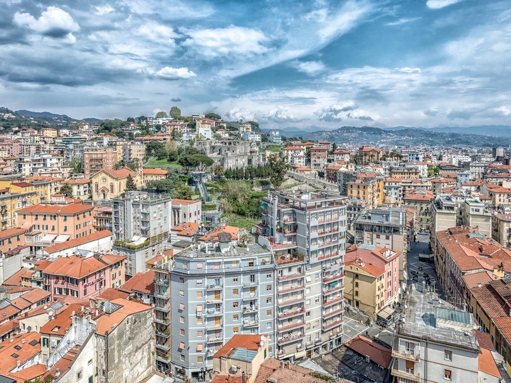 Guesthouse Il Grattacielo Sul Golfo La Spezia Bagian luar foto