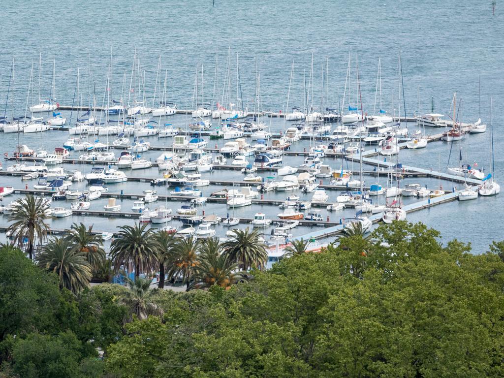 Guesthouse Il Grattacielo Sul Golfo La Spezia Bagian luar foto