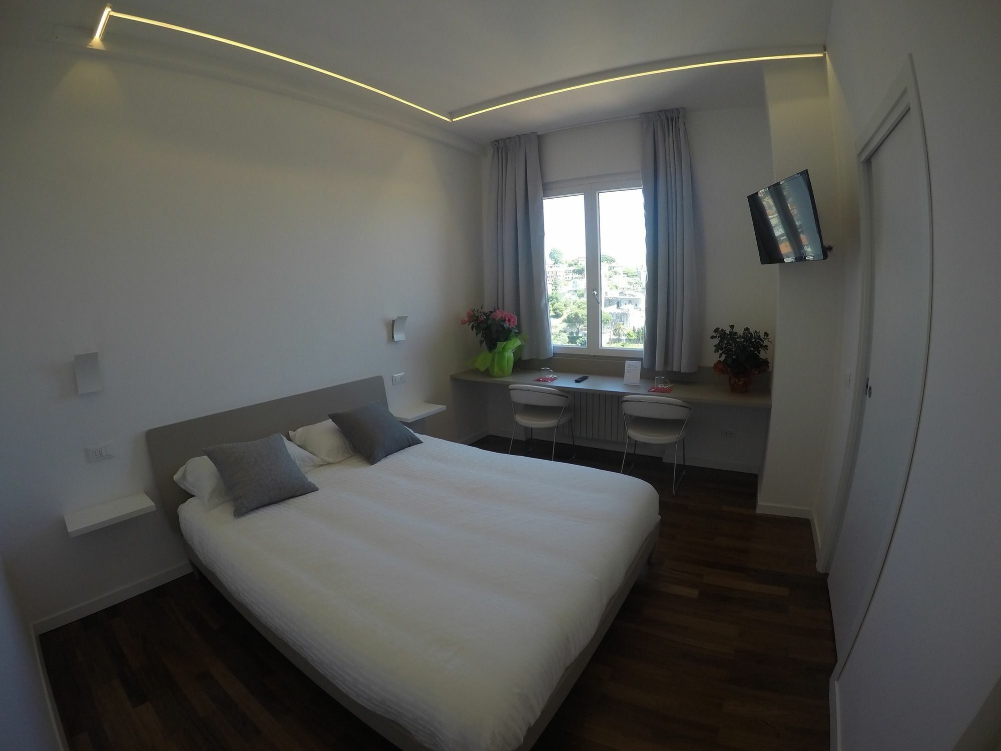 Guesthouse Il Grattacielo Sul Golfo La Spezia Bagian luar foto